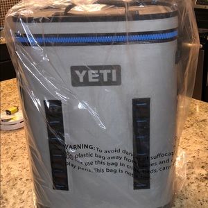 Yeti Hopper Backflip 24